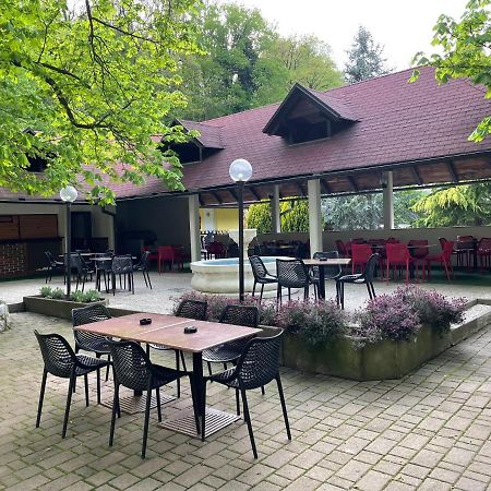 Gostisce Senica Hotel Senovo Exterior foto