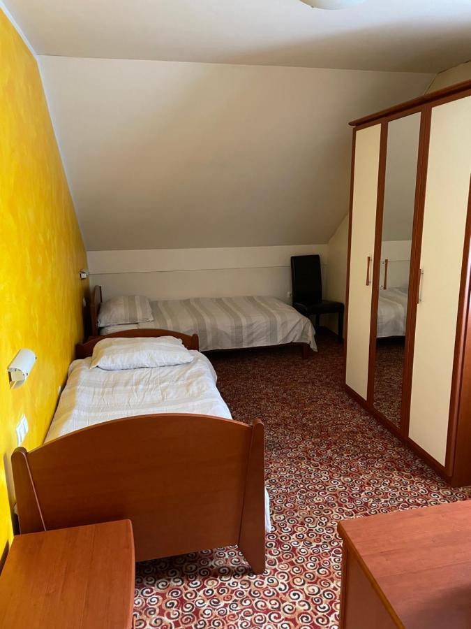 Gostisce Senica Hotel Senovo Exterior foto