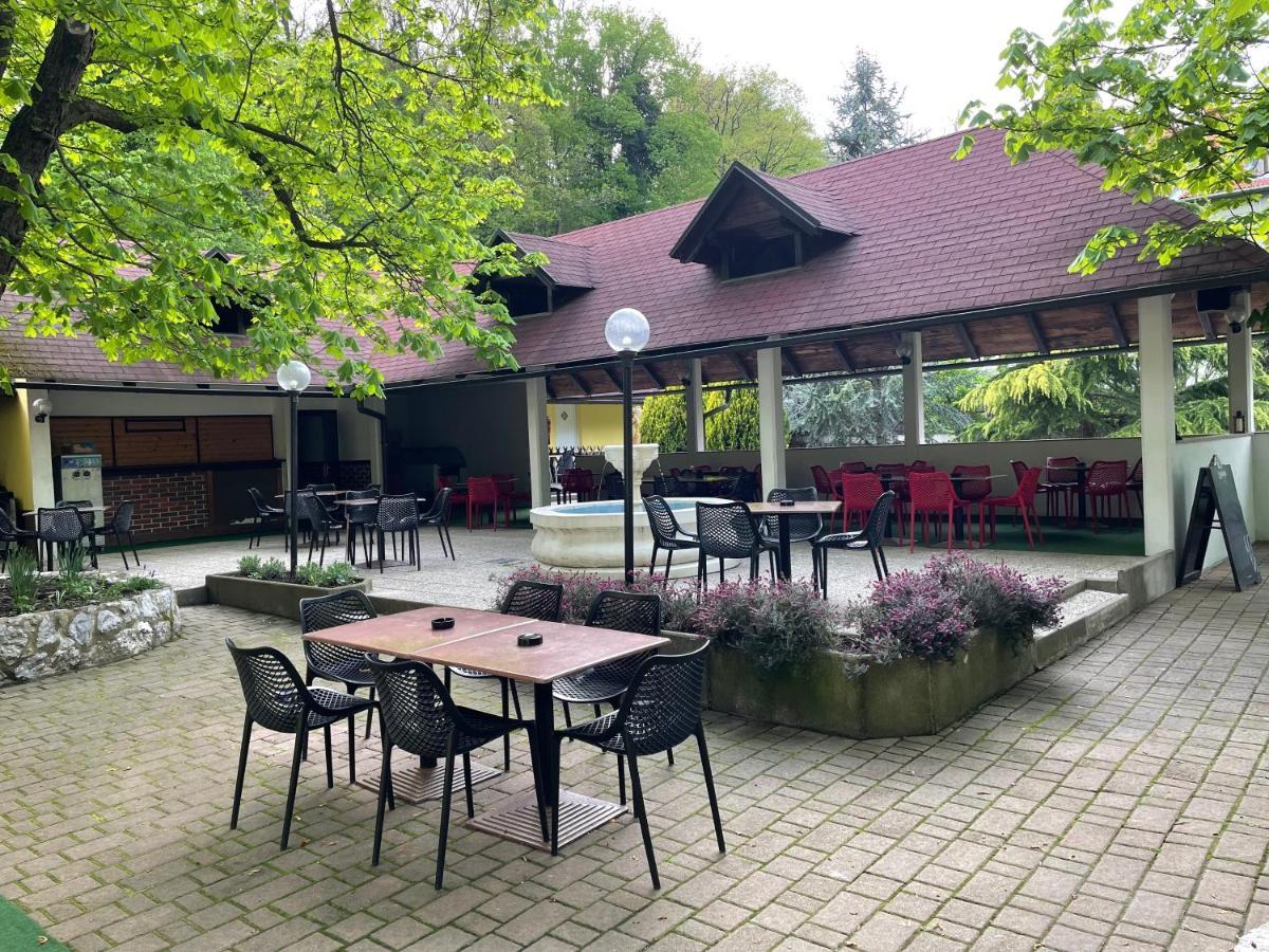 Gostisce Senica Hotel Senovo Exterior foto